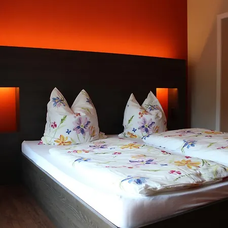 ゲストハウス Auszeit Am Eifelsteig 4*